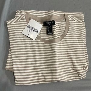 Forever 21 Mens Tshirt